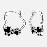 Huggie earrings heart and black enamel.