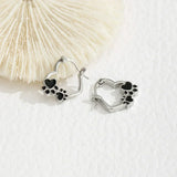Huggie earrings heart and black enamel.